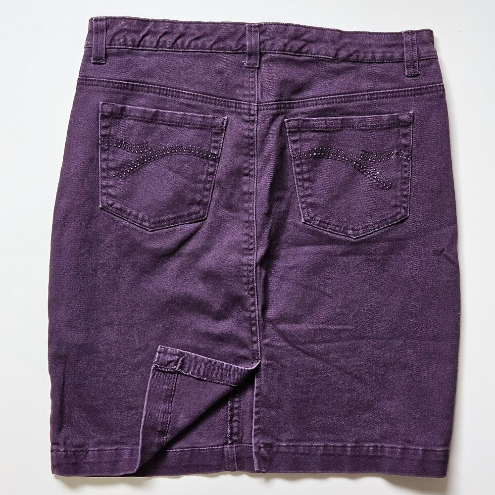 Gloria Vanderbilt Amanda Purple Denim Skirt with Rhinestone Back Pockets - Picture 4 of 10